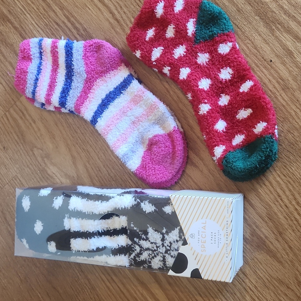 NWT Warm fuzzy socks 5 pair